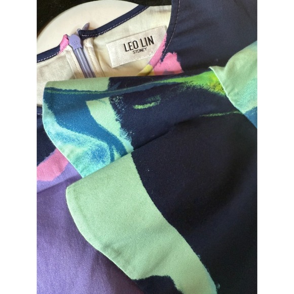 Leo Lin Illusory Mini Dress Belted Flutter Sleeve Ruffle Hem Abstract Print 6 - Picture 3 of 7